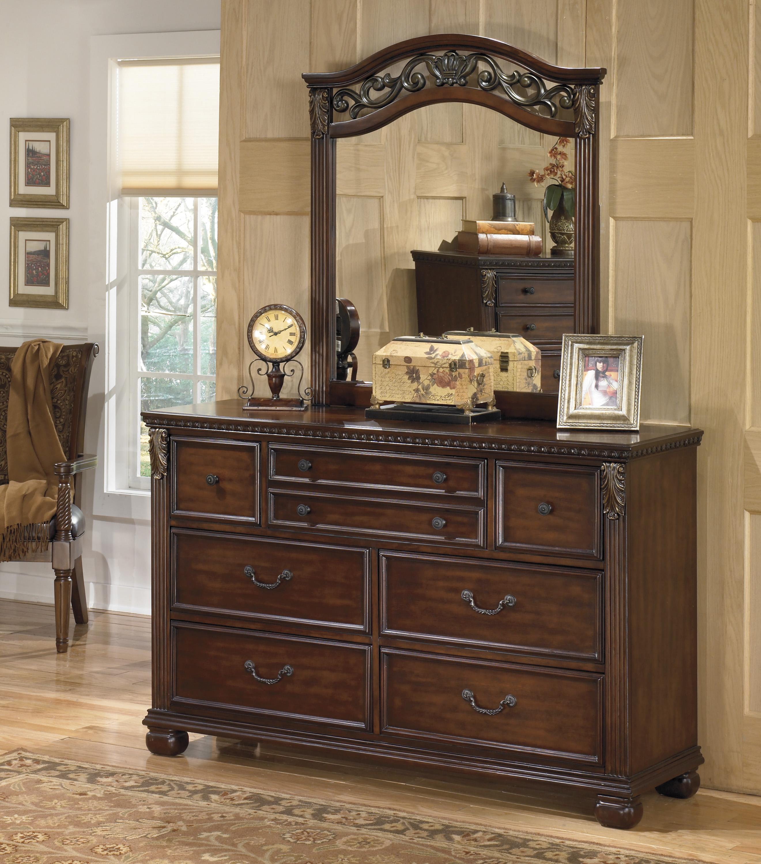 Ashley furniture leahlyn bedroom best sale set